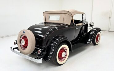 Ford-Model-B-Cabriolet-1932-5