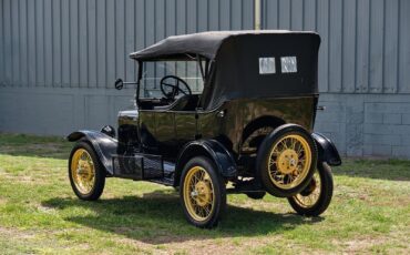 Ford-Model-T-1924-3