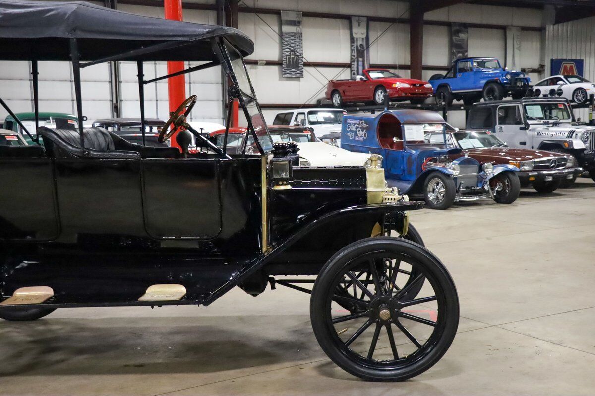 Ford-Model-T-Berline-1913-10