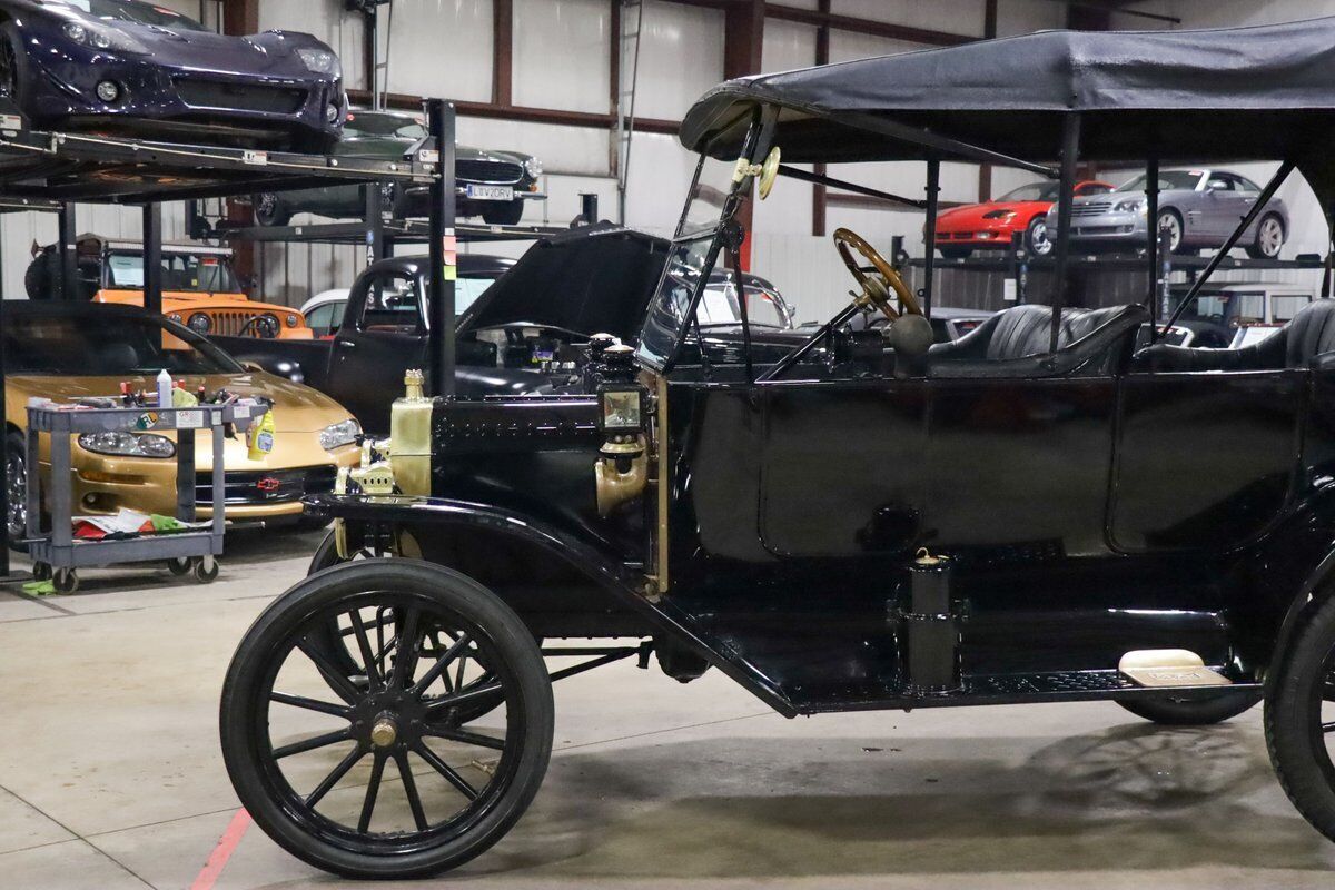 Ford-Model-T-Berline-1913-2