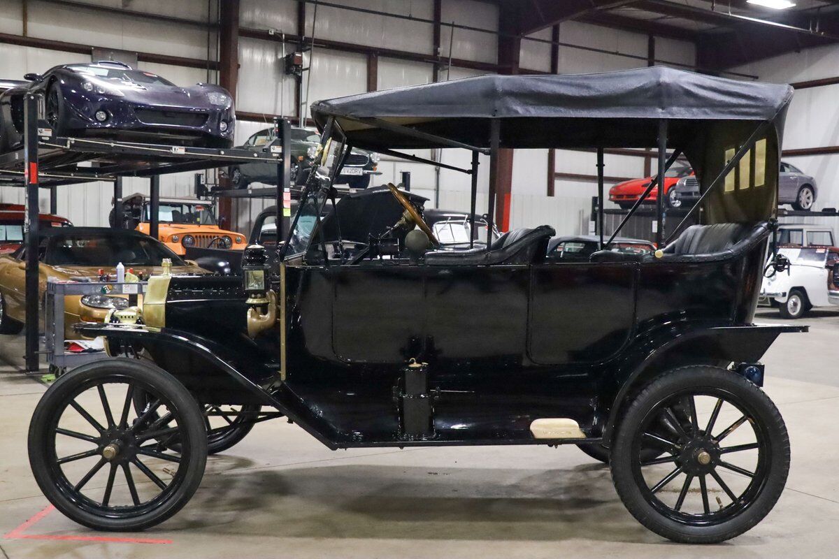 Ford-Model-T-Berline-1913-3