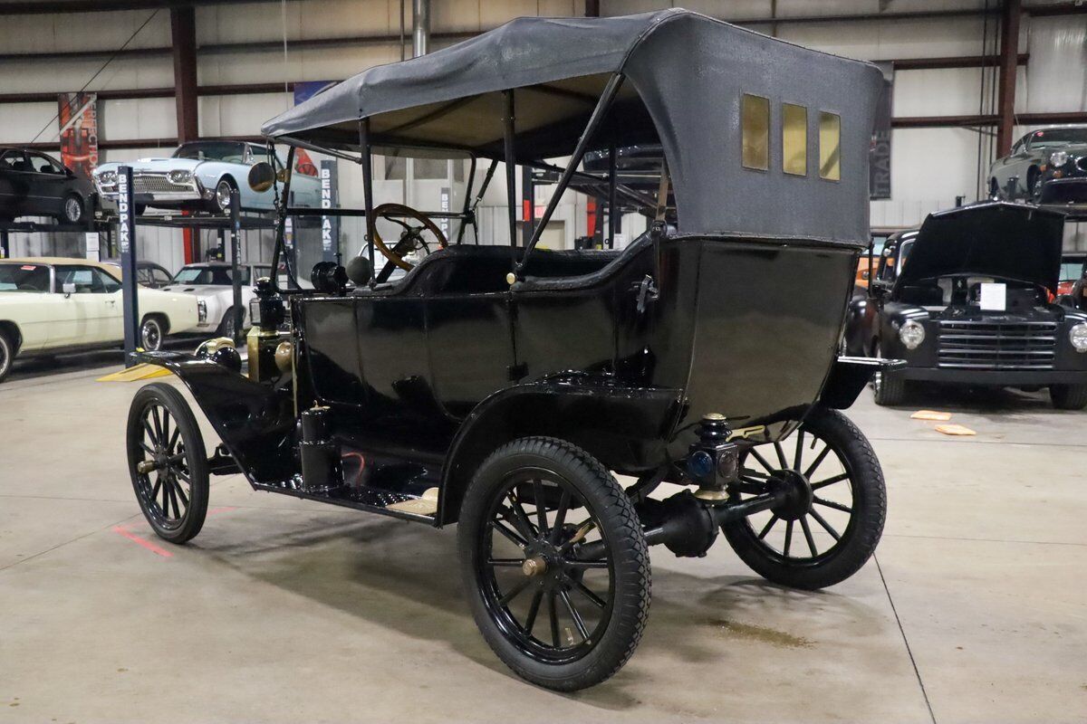 Ford-Model-T-Berline-1913-5