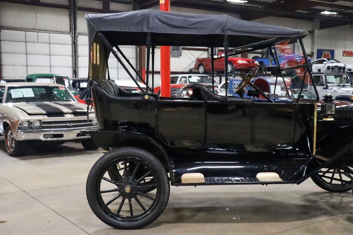 Ford-Model-T-Berline-1913-8