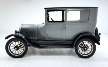 Ford-Model-T-Berline-1927-1