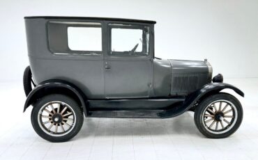 Ford-Model-T-Berline-1927-5