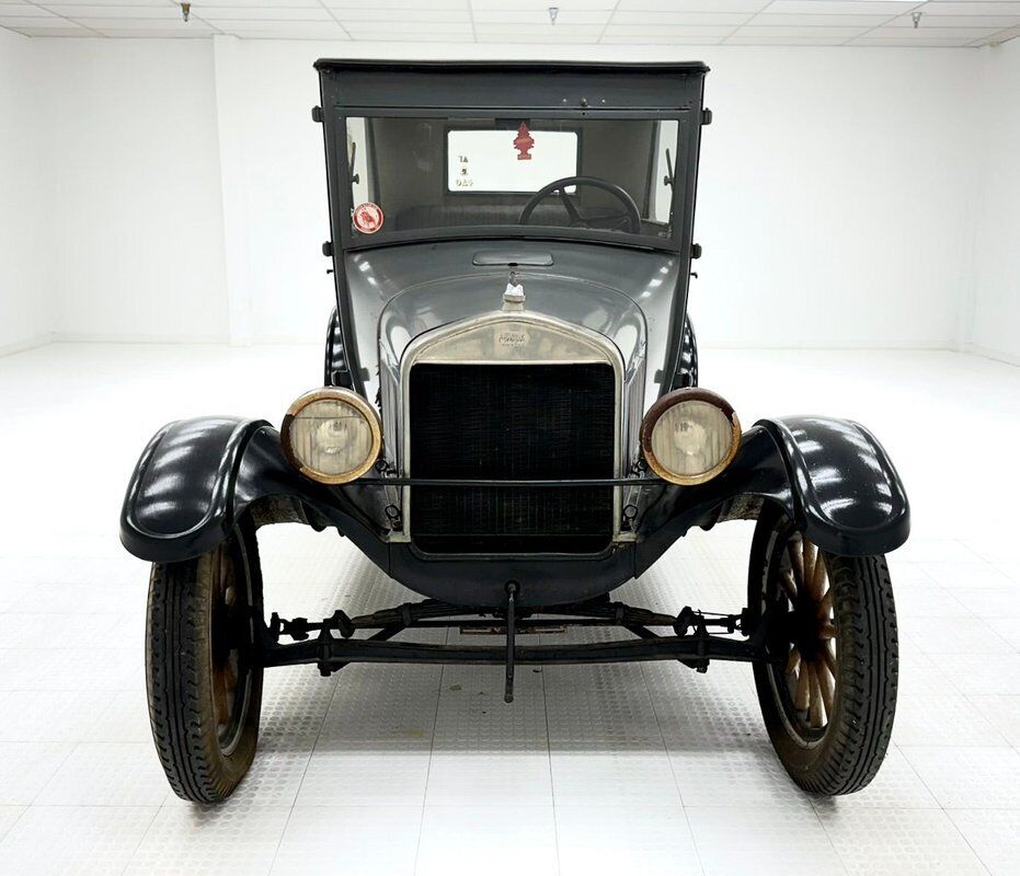 Ford-Model-T-Berline-1927-7