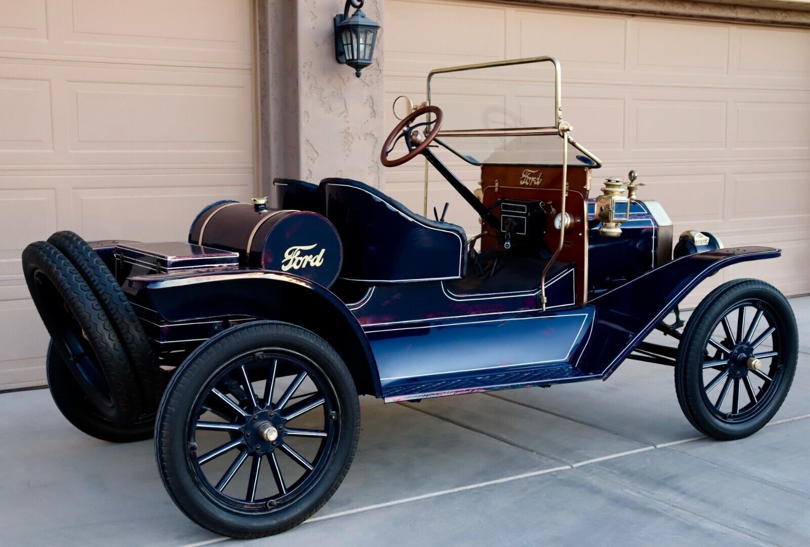 Ford-Model-T-Cabriolet-1914-30