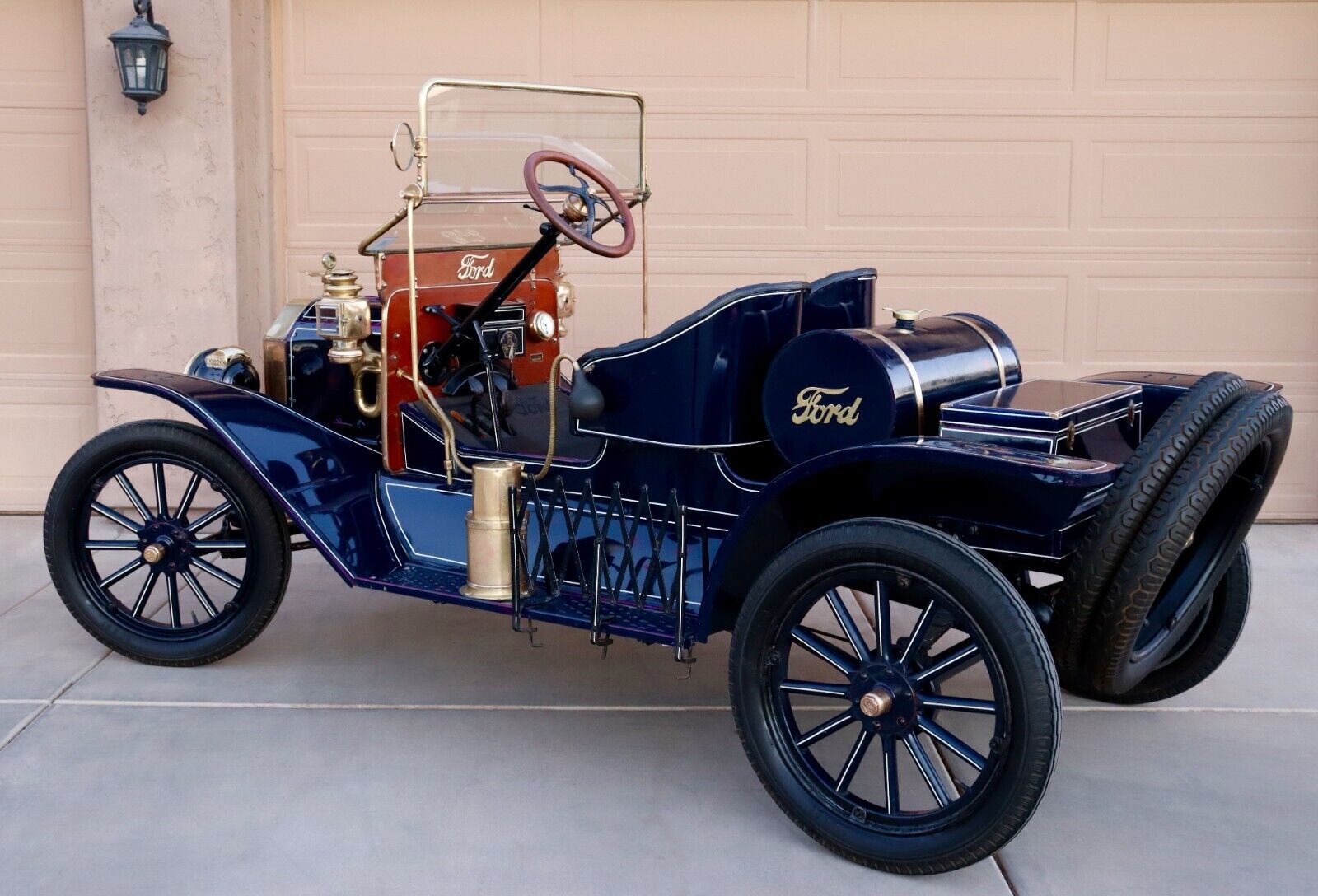 Ford-Model-T-Cabriolet-1914-35