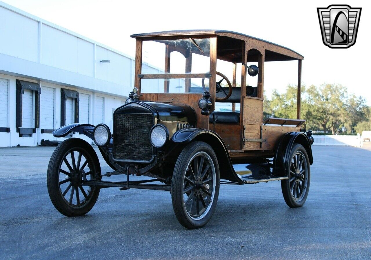 Ford-Model-T-Cabriolet-1917-2