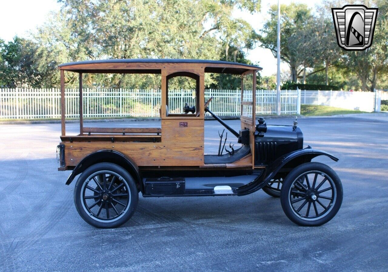 Ford-Model-T-Cabriolet-1917-9