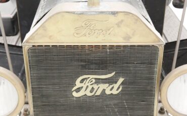 Ford-Model-T-Pickup-1915-11