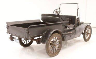 Ford-Model-T-Pickup-1915-3