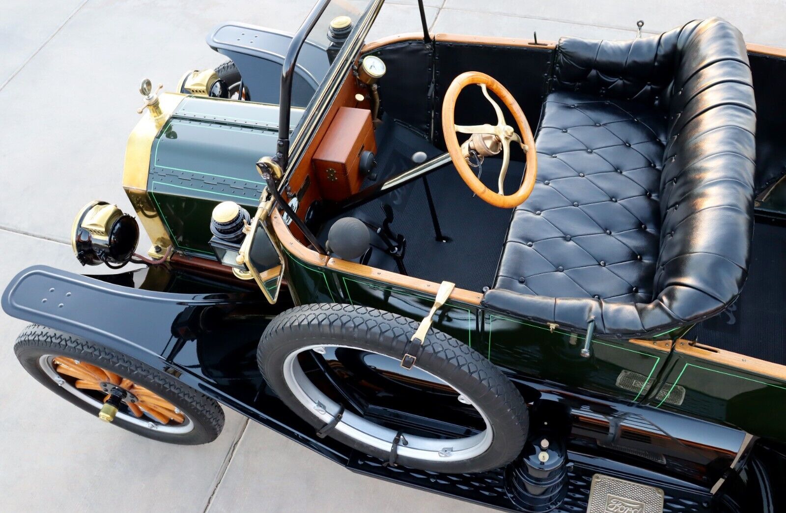 Ford-Model-T-Touring-Cabriolet-1913-12