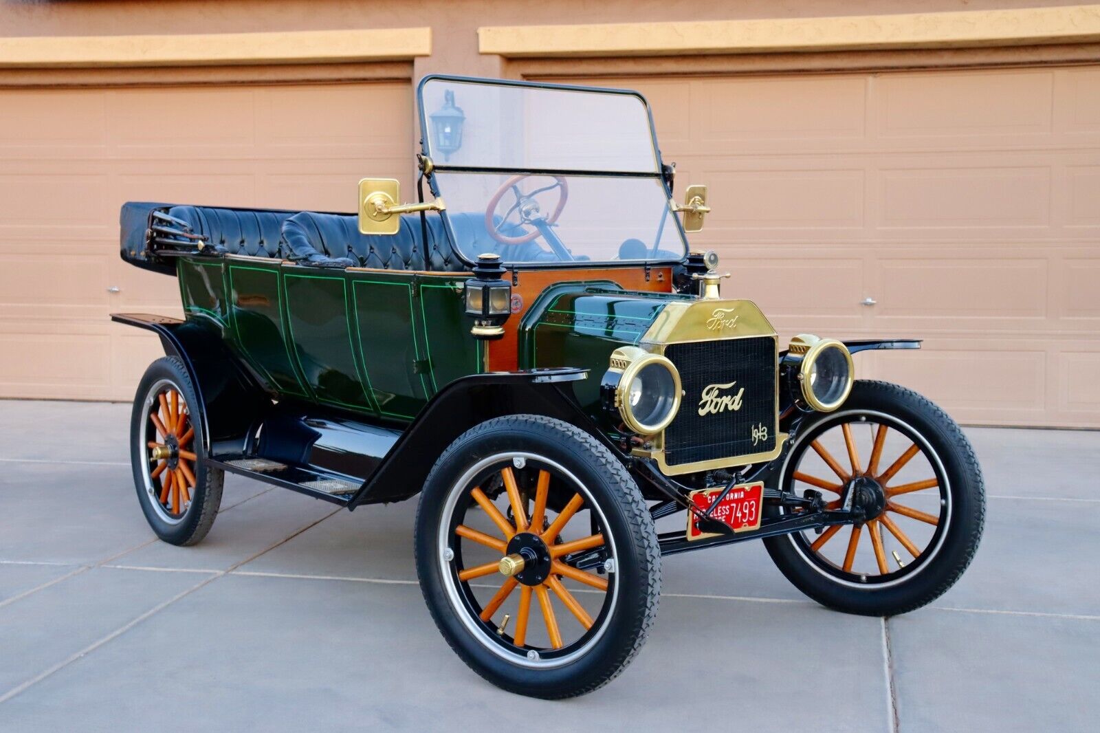 Ford-Model-T-Touring-Cabriolet-1913-16