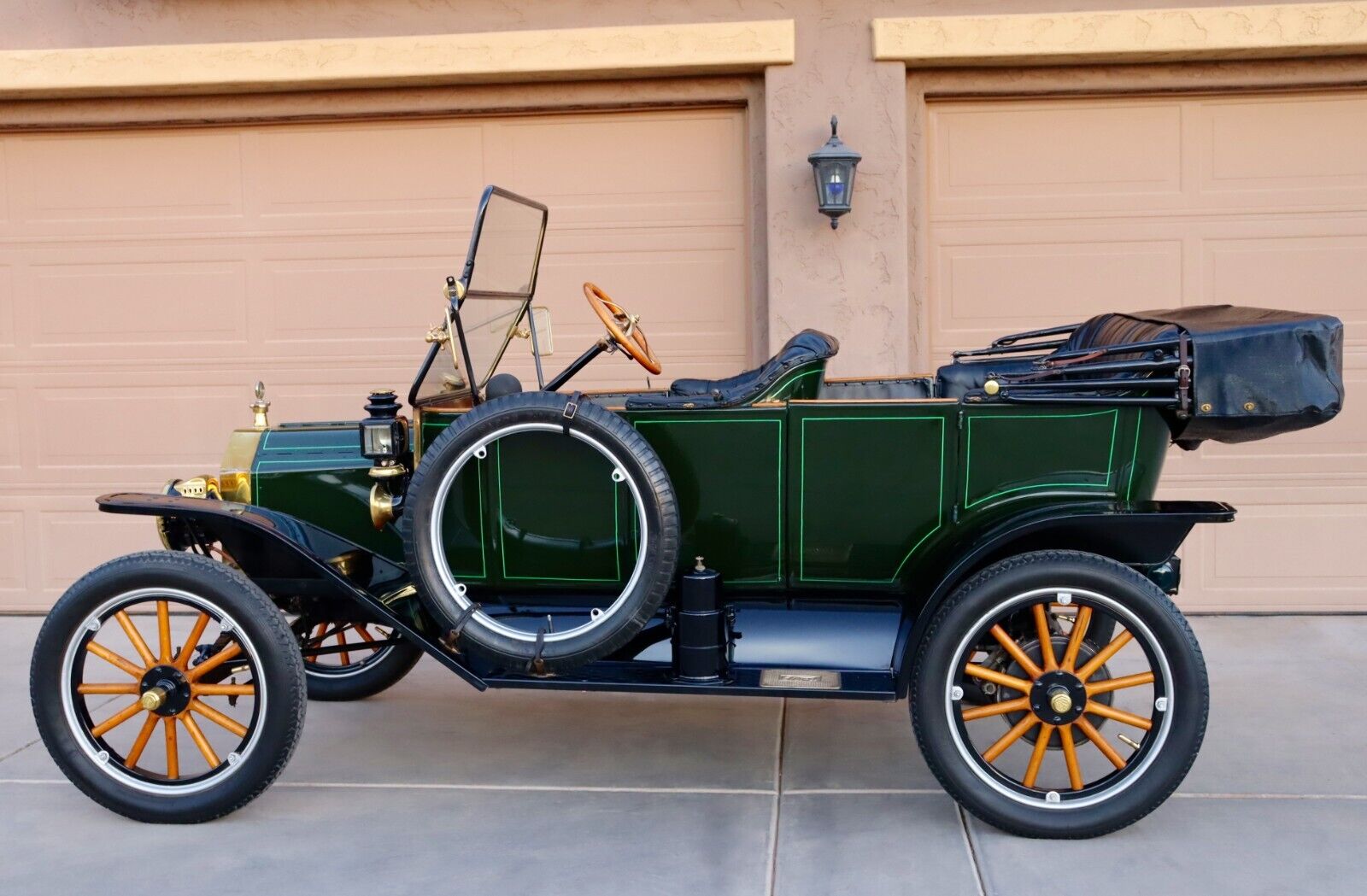 Ford-Model-T-Touring-Cabriolet-1913-18