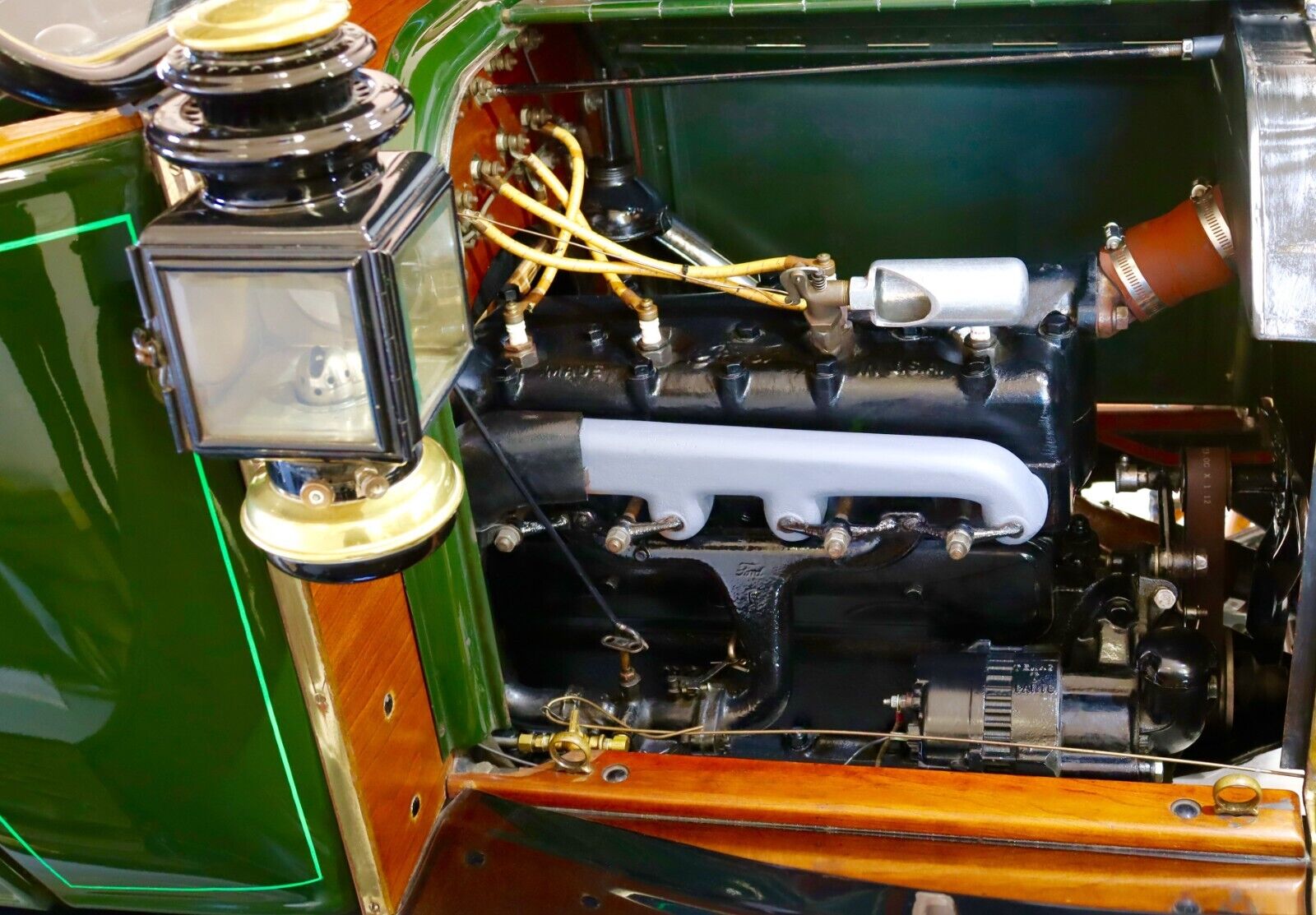 Ford-Model-T-Touring-Cabriolet-1913-2