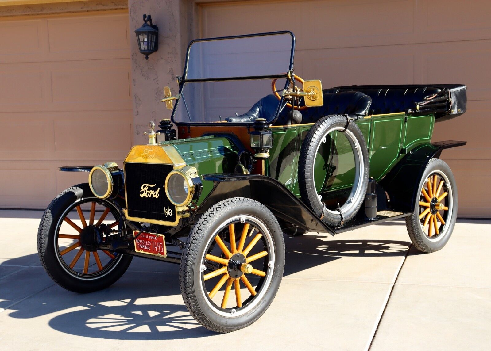 Ford-Model-T-Touring-Cabriolet-1913-25