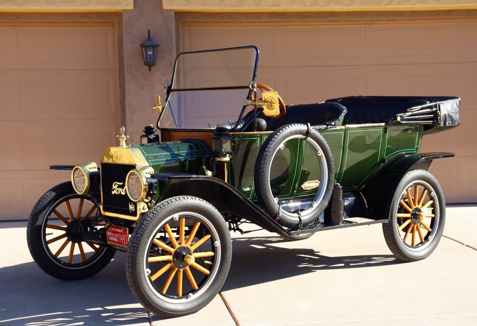 Ford-Model-T-Touring-Cabriolet-1913-27