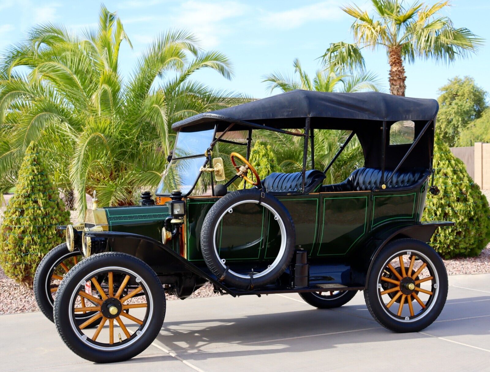 Ford-Model-T-Touring-Cabriolet-1913-29