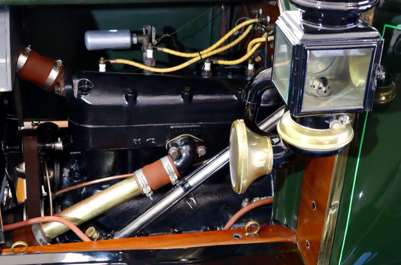 Ford-Model-T-Touring-Cabriolet-1913-3