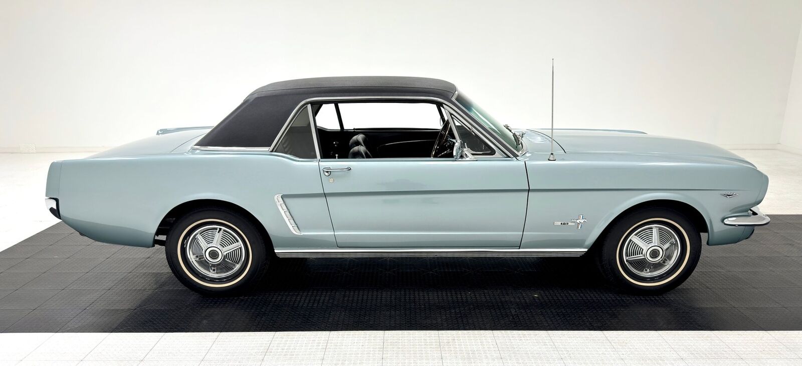 Ford-Mustang-1965-5