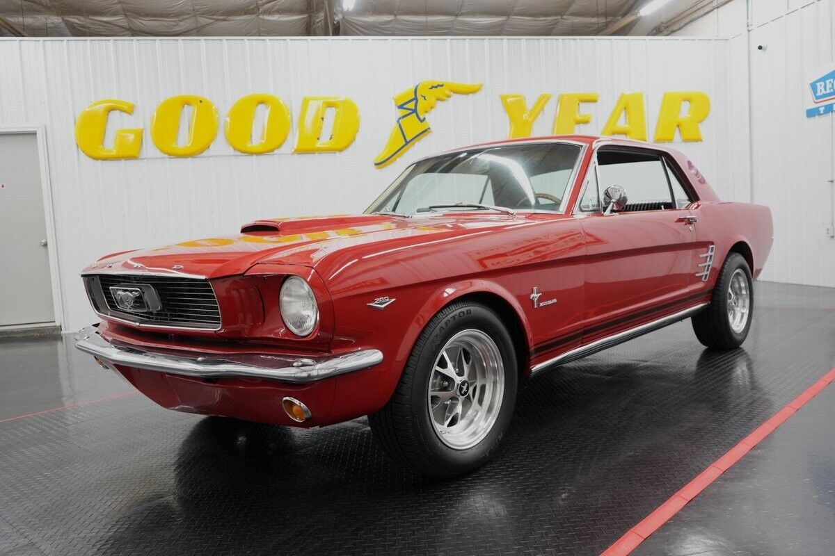 Ford-Mustang-1966-1