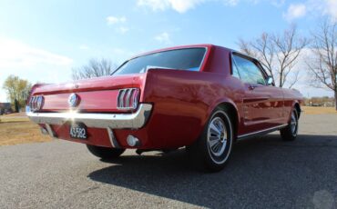 Ford-Mustang-1966-1