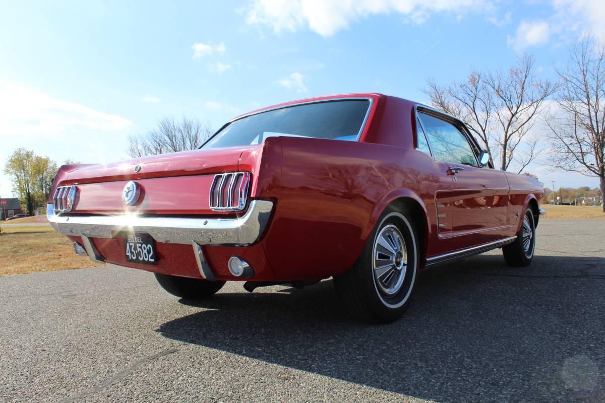 Ford-Mustang-1966-1