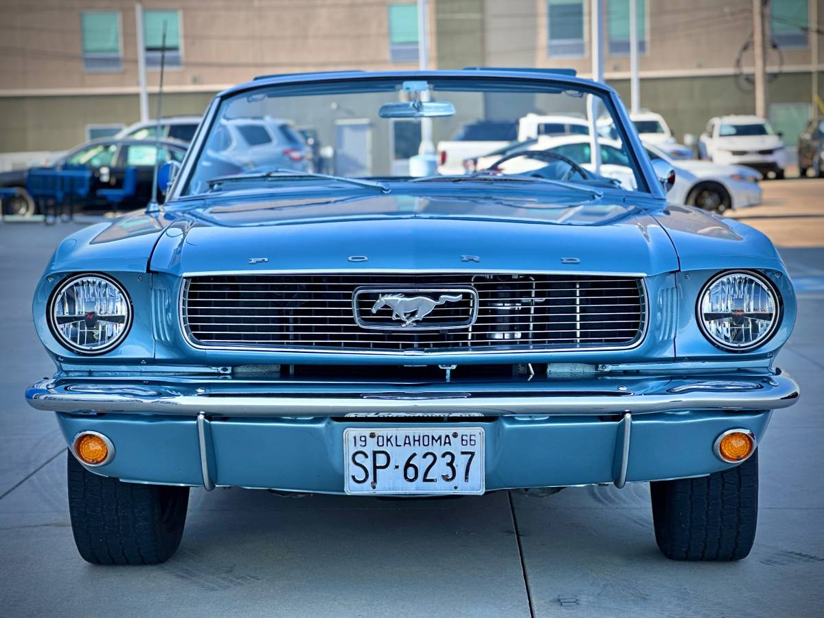 Ford-Mustang-1966-2