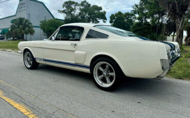 Ford-Mustang-1966-2