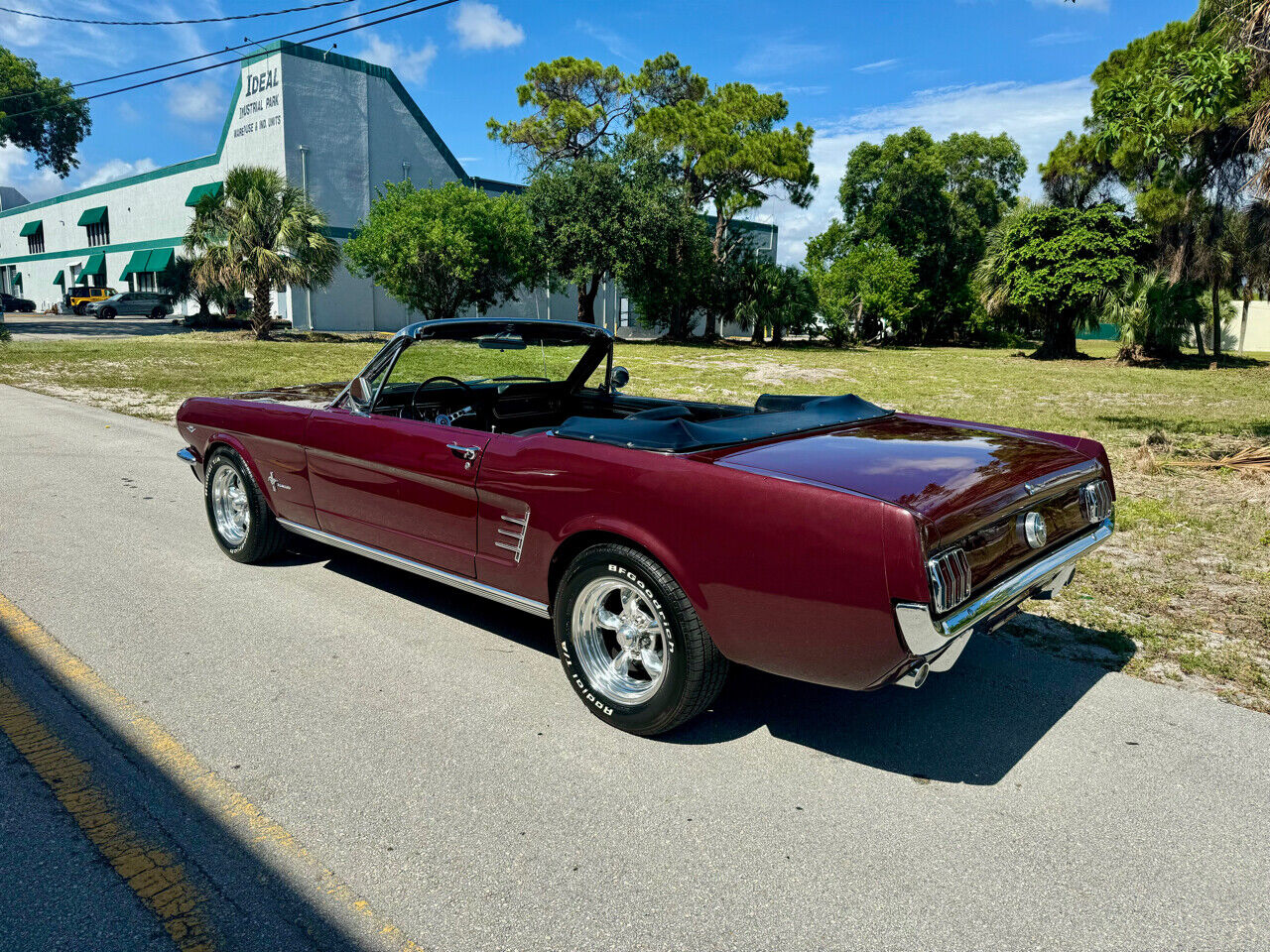 Ford-Mustang-1966-2