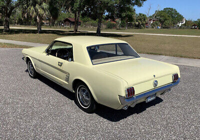 Ford-Mustang-1966-3