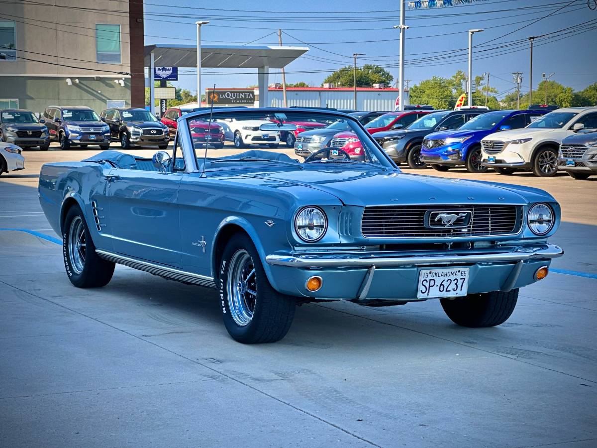 Ford-Mustang-1966-3