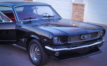 Ford-Mustang-1966-3