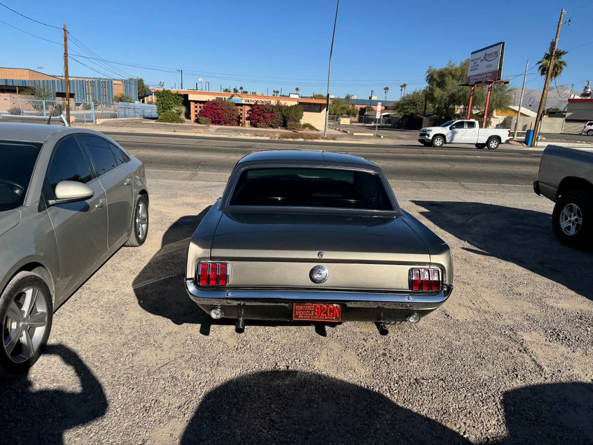 Ford-Mustang-1966-3