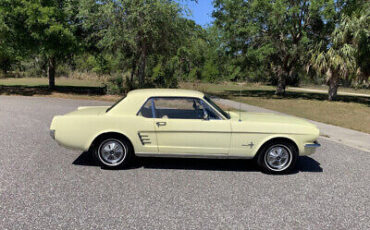 Ford-Mustang-1966-4