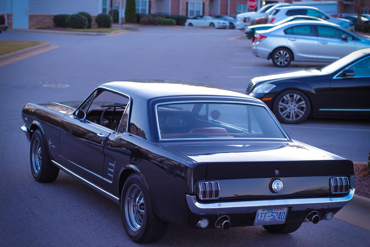 Ford-Mustang-1966-4