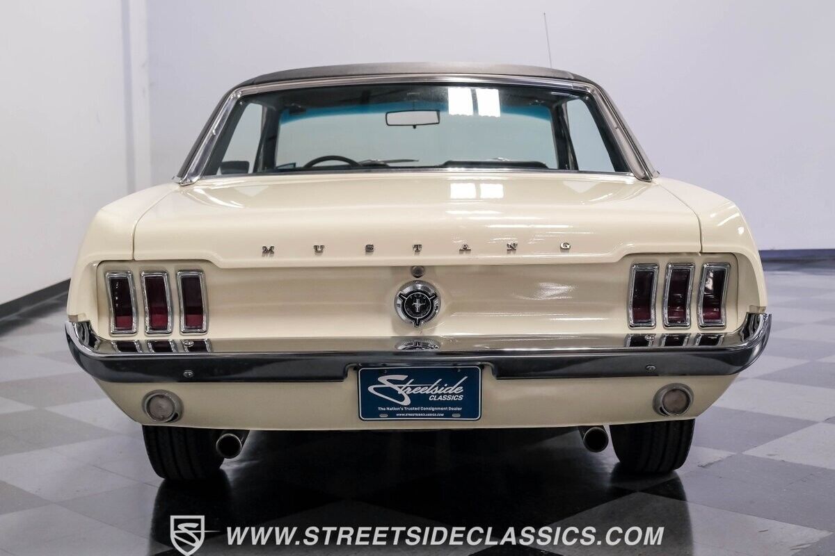 Ford-Mustang-1967-10