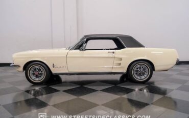 Ford-Mustang-1967-2