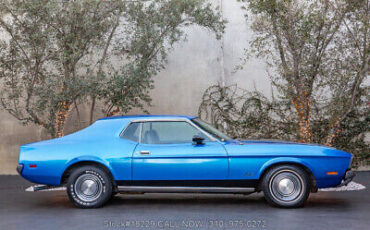 Ford-Mustang-1972-3