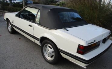 Ford-Mustang-1983-5