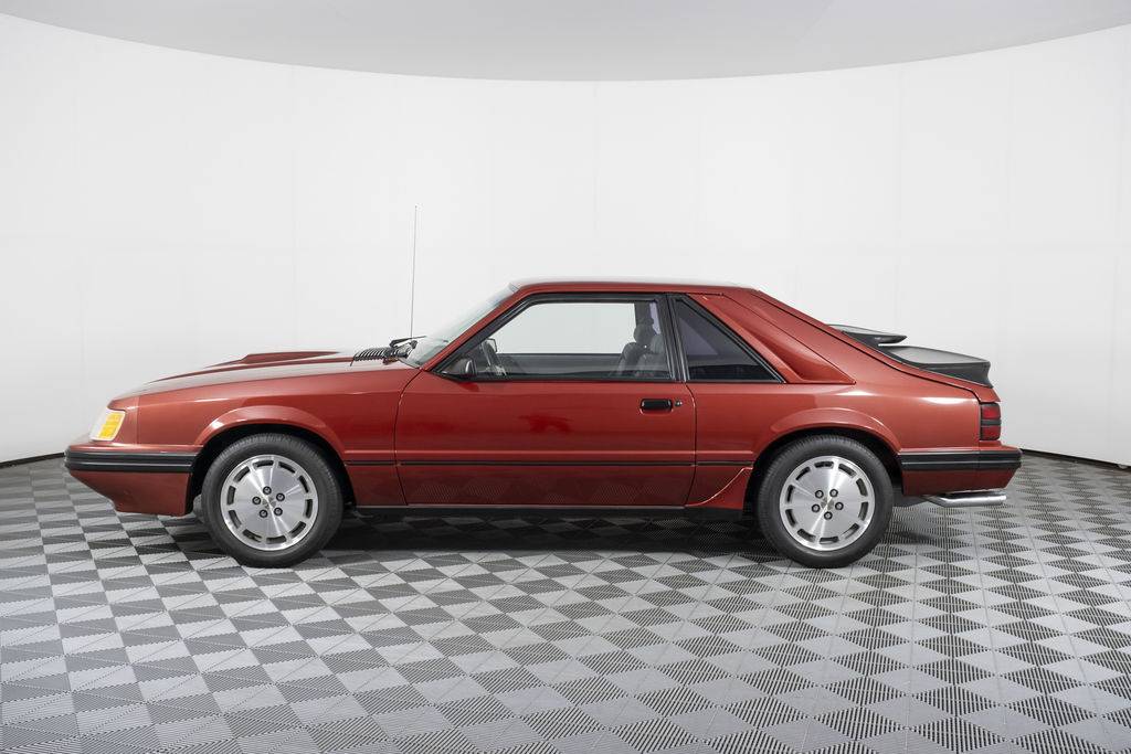 Ford-Mustang-1984-2