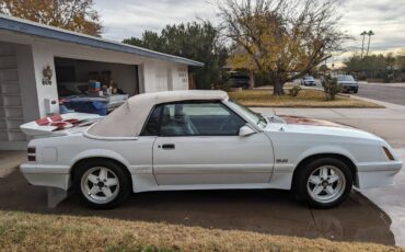 Ford-Mustang-1985-1