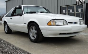 Ford-Mustang-1993-9