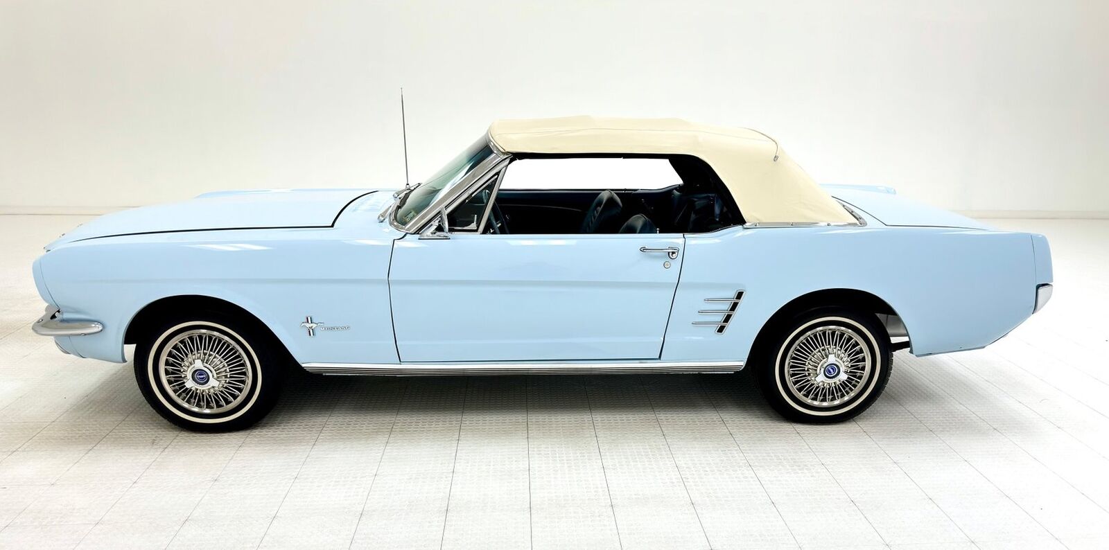 Ford-Mustang-Cabriolet-1966-2