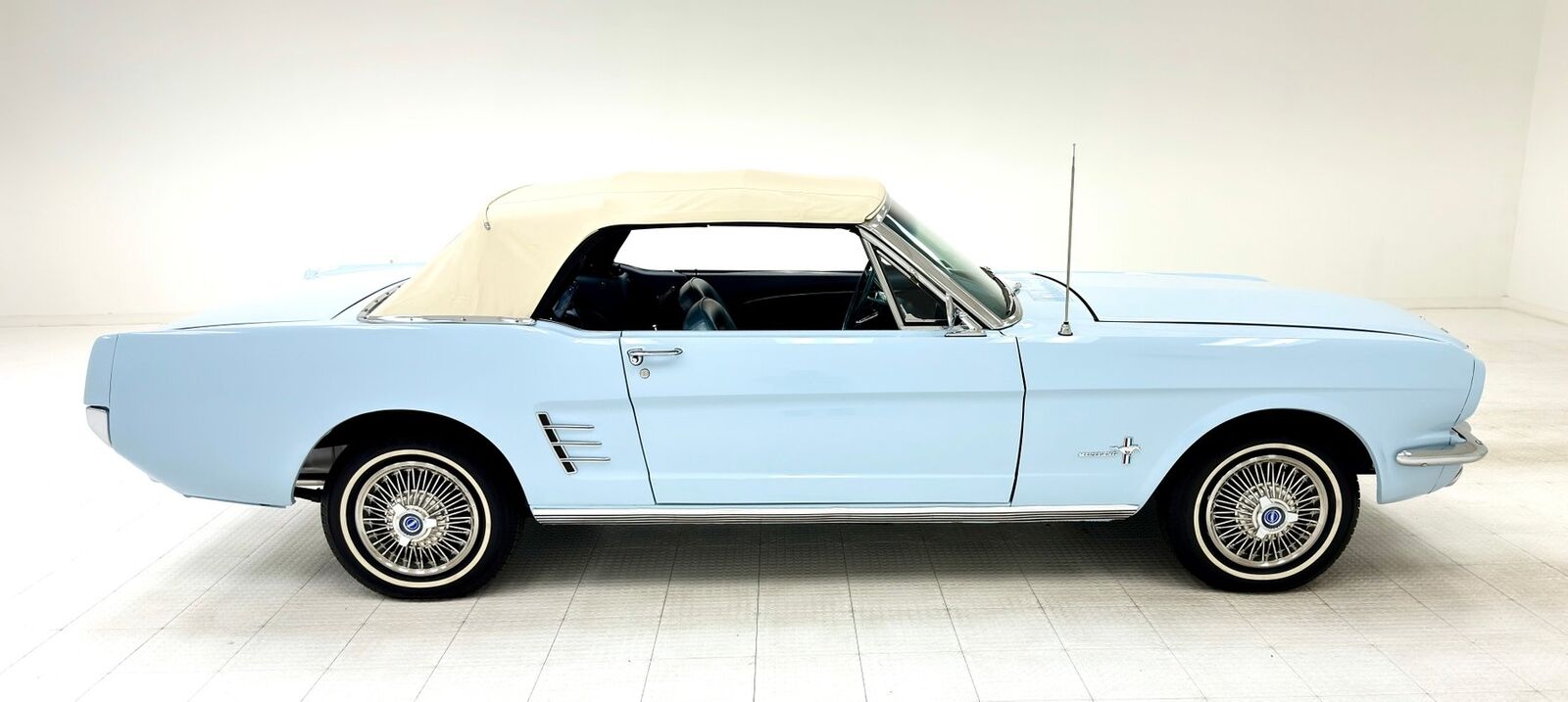 Ford-Mustang-Cabriolet-1966-8