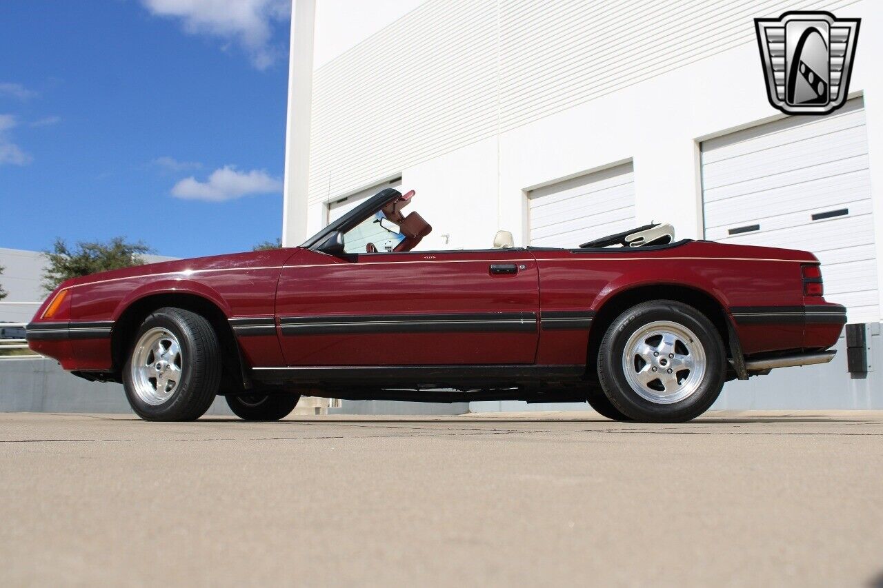 Ford-Mustang-Cabriolet-1983-4