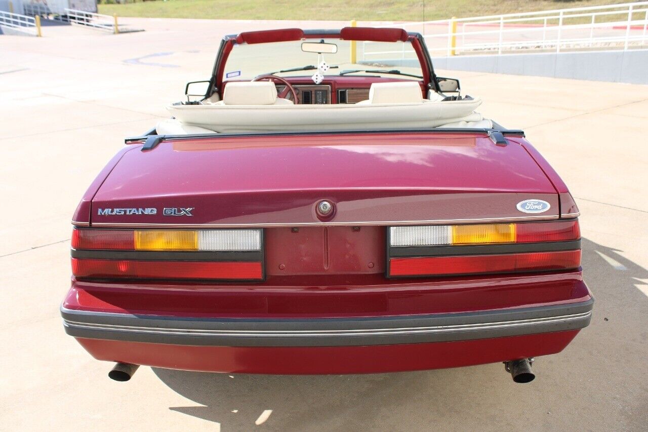 Ford-Mustang-Cabriolet-1983-5