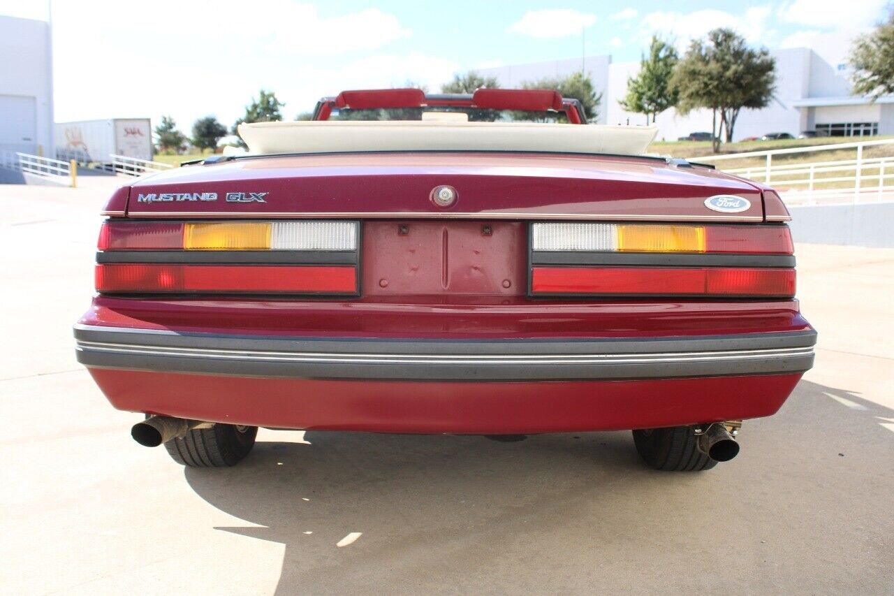 Ford-Mustang-Cabriolet-1983-6