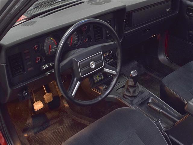 Ford-Mustang-Cabriolet-1983-8